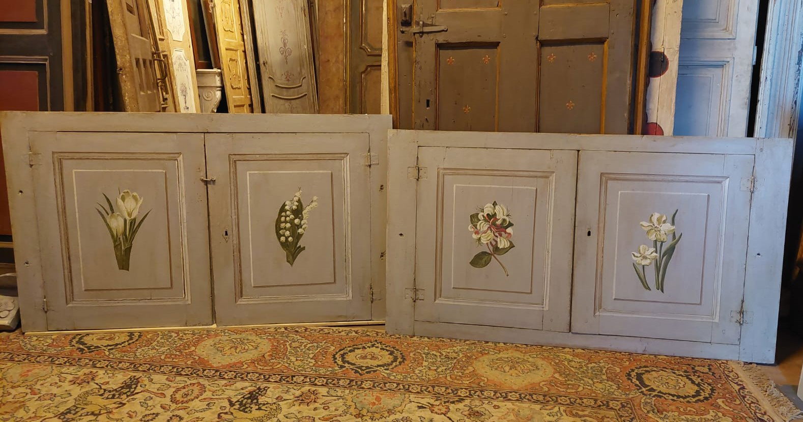DARB216 - N.4 boiseries laquées avec vantaux, époque XIXe siècle, cm L 140 x H 80